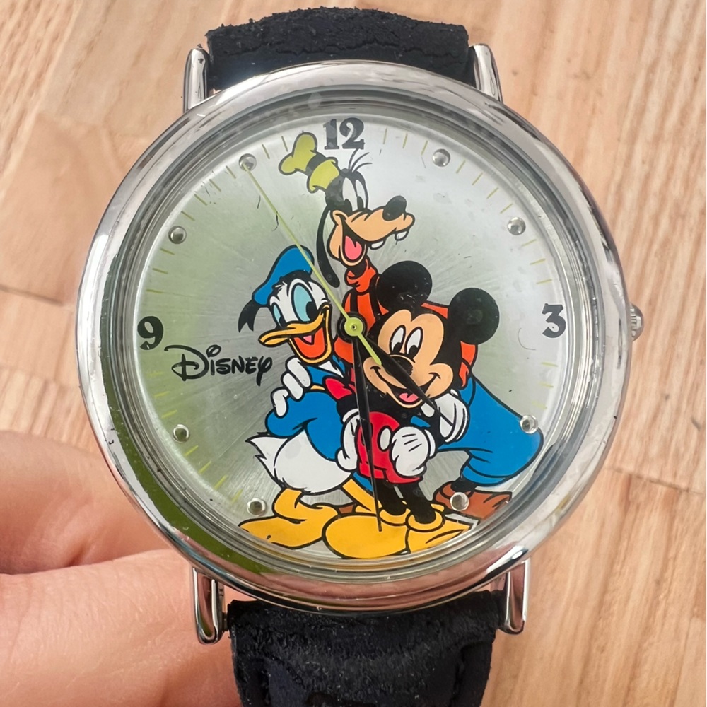 Seiko Disney special edition Mickey Mouse Donald Goofy watch NEW BATTERY